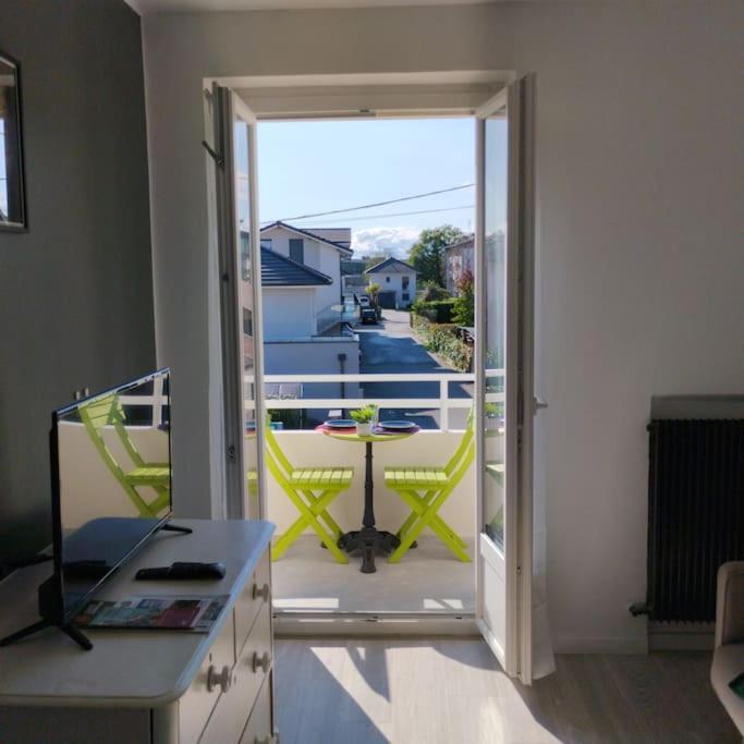 Appartement Verdoyant Au Bord Du Lac Leman Entre Evian Et Thonon Dans Une Villa Амфион-ле-Бен Экстерьер фото