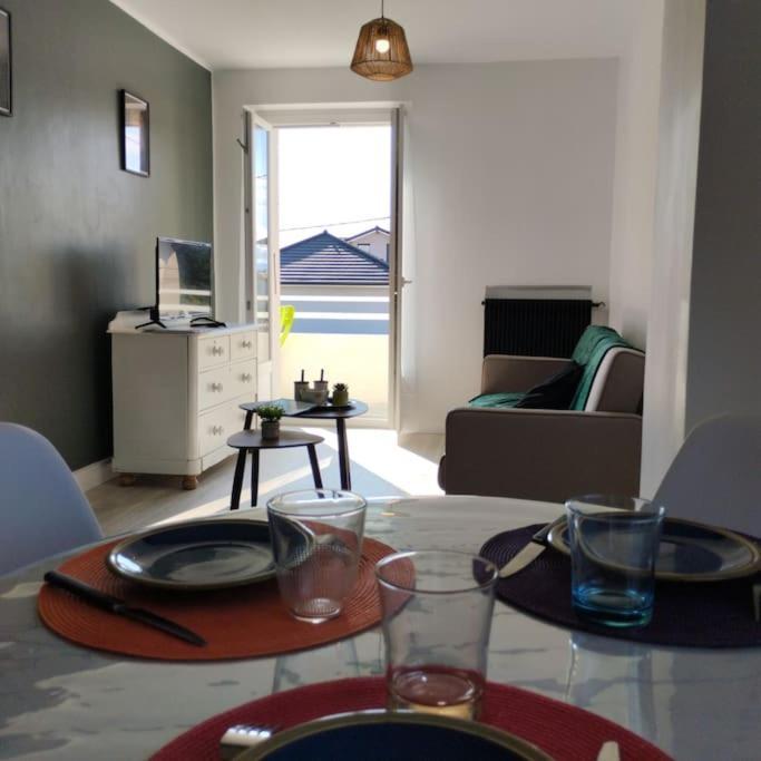 Appartement Verdoyant Au Bord Du Lac Leman Entre Evian Et Thonon Dans Une Villa Амфион-ле-Бен Экстерьер фото