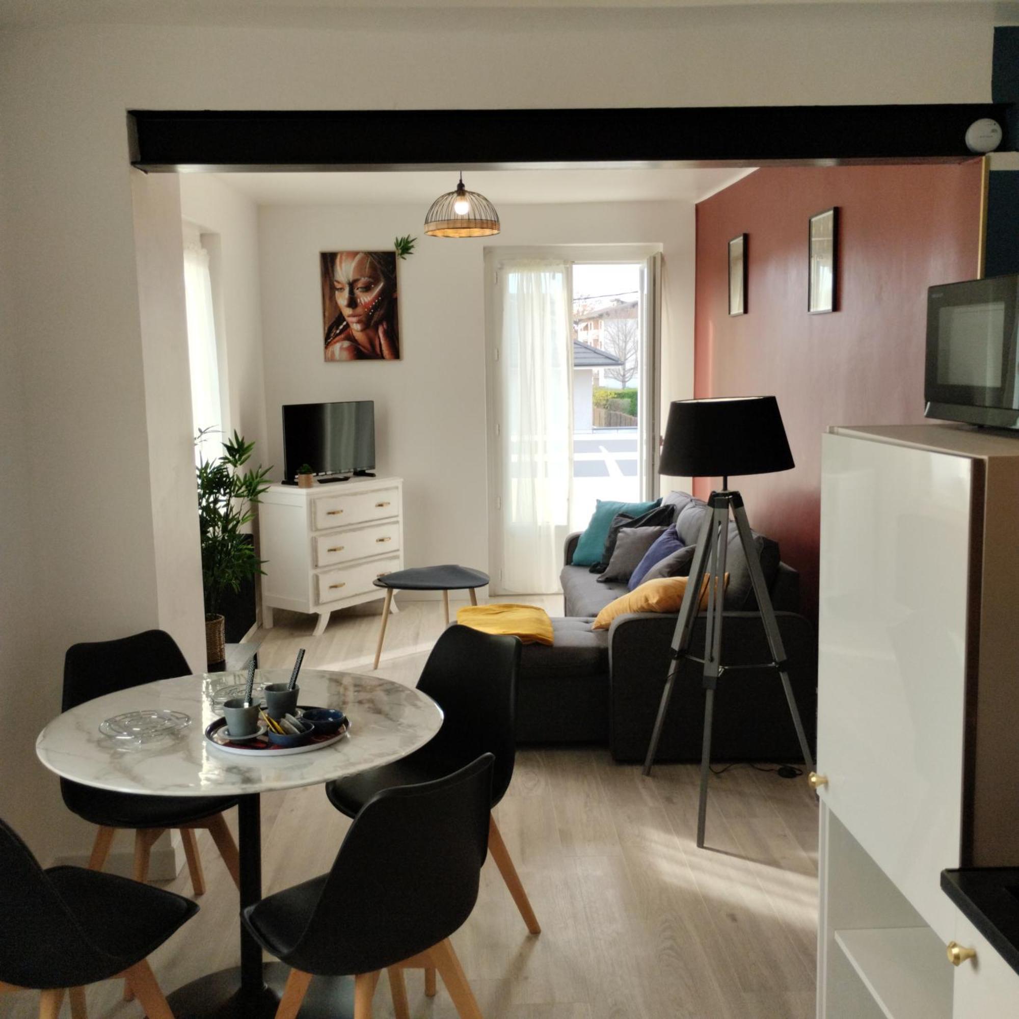Appartement Verdoyant Au Bord Du Lac Leman Entre Evian Et Thonon Dans Une Villa Амфион-ле-Бен Экстерьер фото