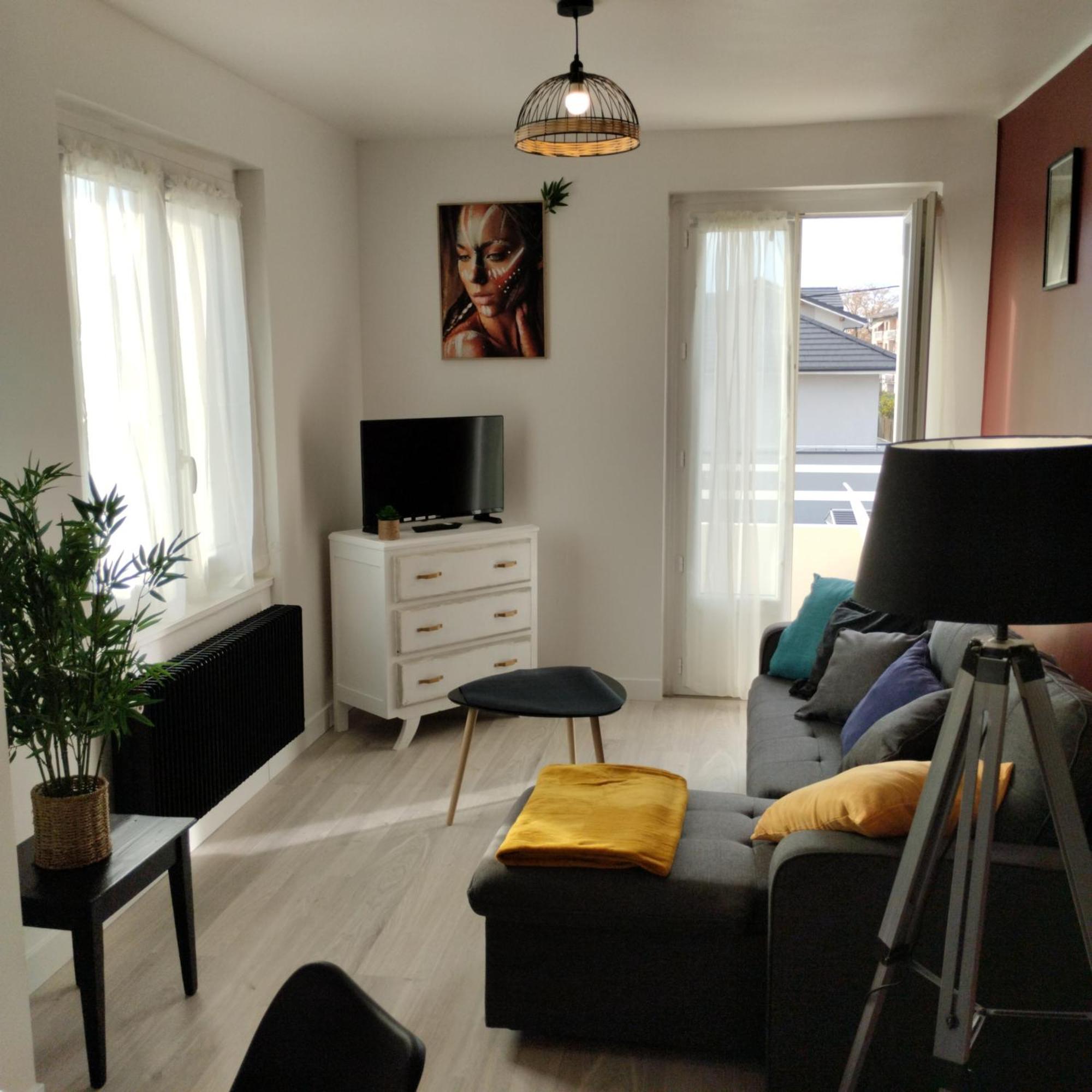 Appartement Verdoyant Au Bord Du Lac Leman Entre Evian Et Thonon Dans Une Villa Амфион-ле-Бен Экстерьер фото